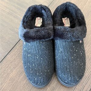 Bobs by Sketchers Women’s black Slippers